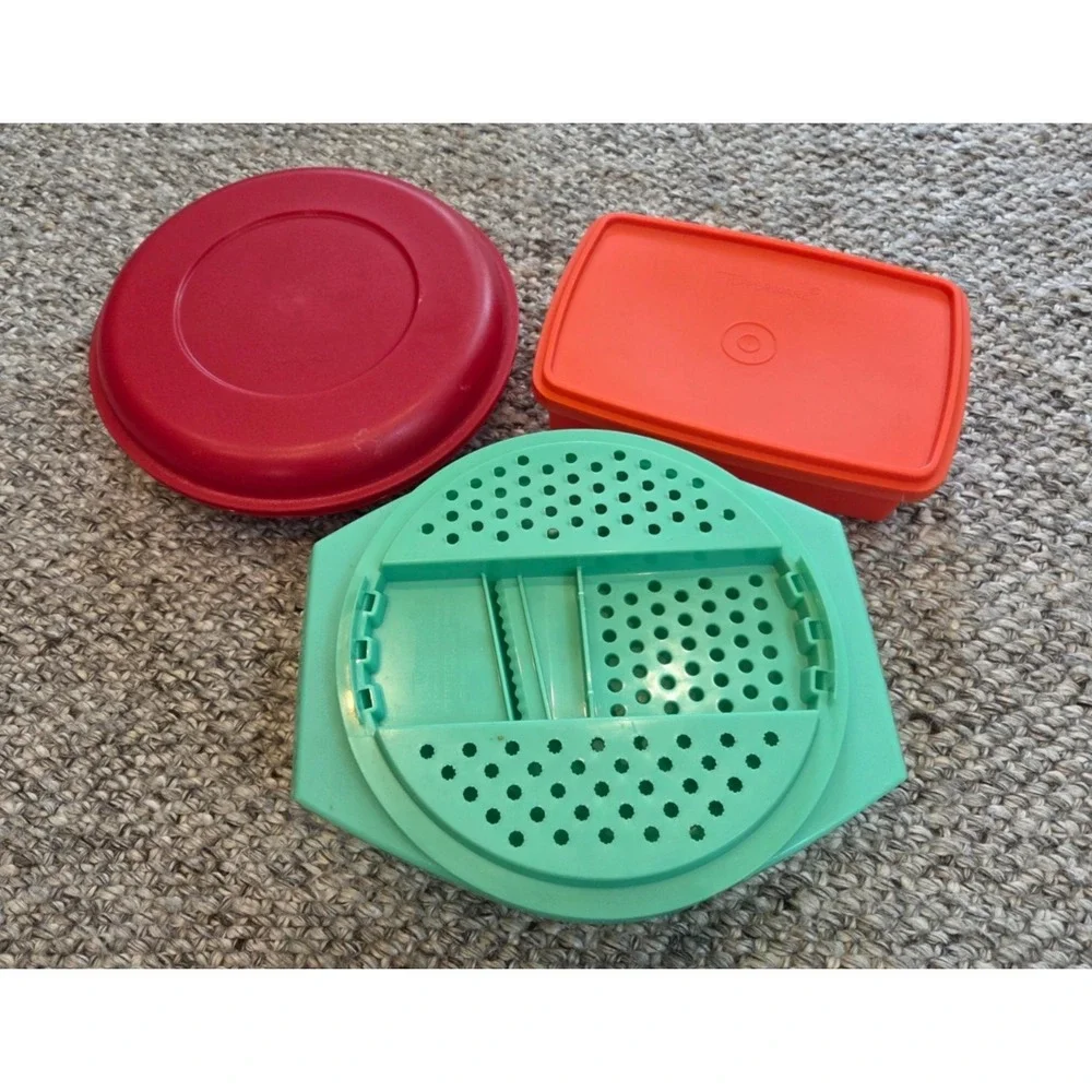 Vintage 60s 70s Tupperware Plastic Food Keeper Divided Storage Tray Grater